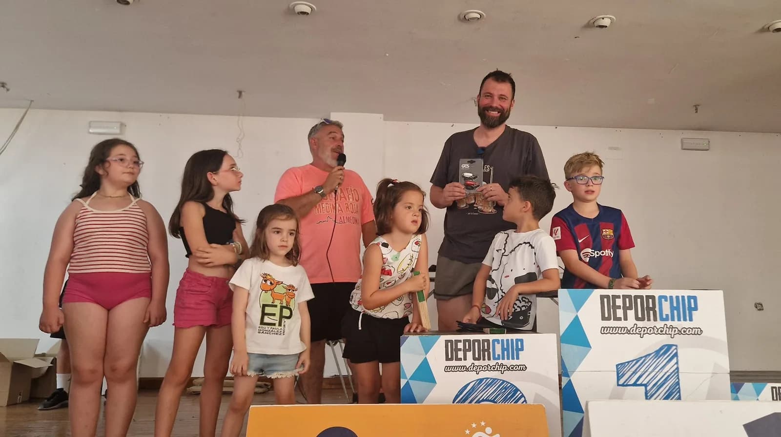 Familias en la entrega de premios